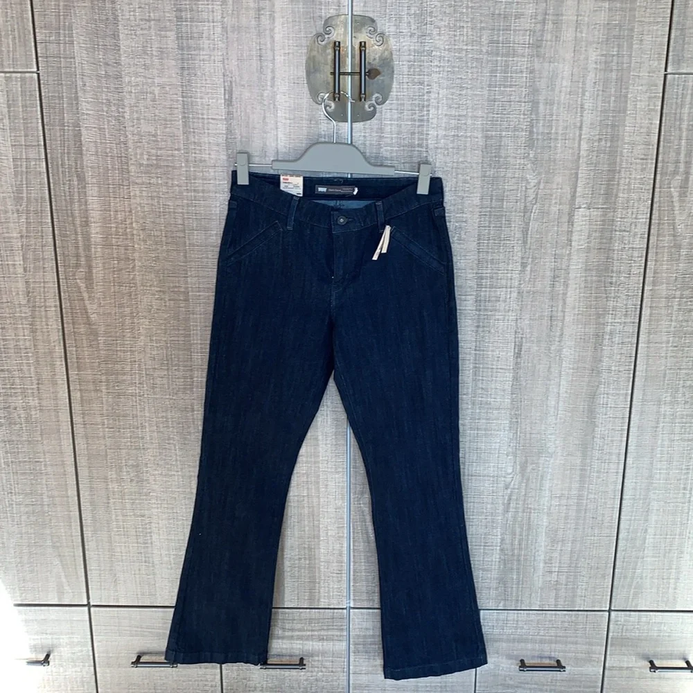 Levis Demi Curve Classic Rise Bootcut - Picture 7 of 16